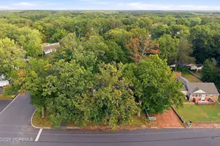 34 Hemlock Rd, Howell Township, NJ 07731 - Photo 4