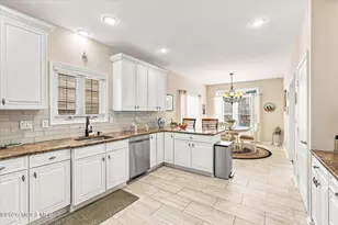 10 Salter Ct, Manalapan Township, NJ 07726 - Photo 12