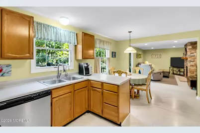 272 W Veterans Highway, Jackson, NJ 08527 - Photo 10