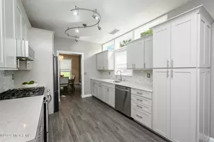 27 Longbrook Ln, Freehold, NJ 07728 - Photo 4