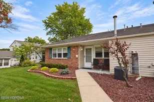 37 Haven Dr, Matawan, NJ 07747 - Photo 2