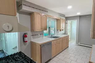 95 Liberty Pl, Hazlet Township, NJ 07734 - Photo 18