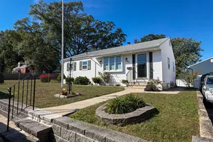 95 Liberty Pl, Hazlet Township, NJ 07734 - Photo 4