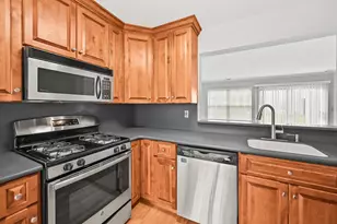 5 Jodhpur Ct, Tinton Falls, NJ 07753 - Photo 2
