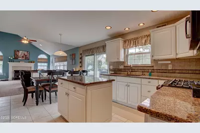21 Samantha Circle, Matawan, NJ 07747 - Photo 18