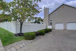 21 Samantha Cir, Matawan, NJ 07747 - Photo 2