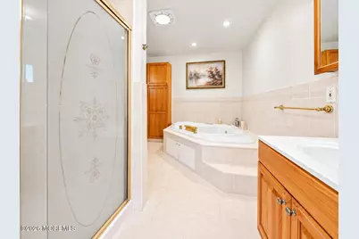 26 Rues Road, Upper Freehold Township, NJ 08501 - Photo 14