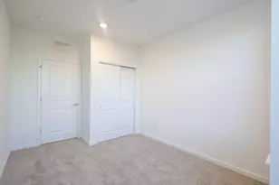 911 District Blvd Ridge, East Brunswick Township, NJ 08816 - Photo 14