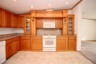 44 Silvermeade Dr, Freehold, NJ 07728 - Photo 14