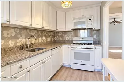 86 Manor Drive #807, Red Bank, NJ 07701 - Photo 4