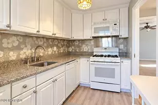 86 Manor Dr, Red Bank, NJ 07701 - Photo 4