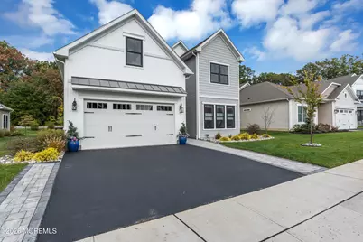 60 Sanctuary Lane, Farmingdale, NJ 07727 - Photo 2