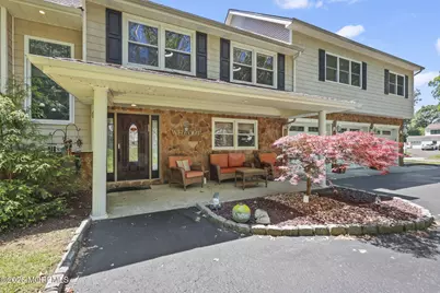 23 Galahad Drive, Manalapan Township, NJ 07726 - Photo 4