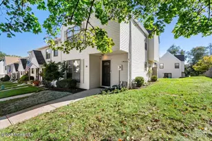 54 Queens Way, Englishtown, NJ 07726 - Photo 2