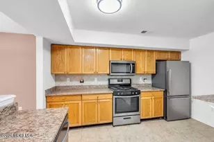 17 Forrest Ct, Tinton Falls, NJ 07753 - Photo 6