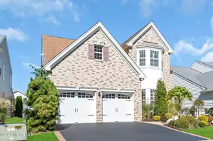 33 Northcrest Dr, Tinton Falls, NJ 07724 - Photo 2