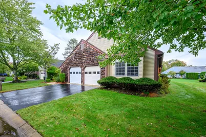 13 Benjamin Franklin Drive, Monroe Township, NJ 08831 - Photo 2