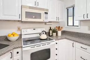 154 Cross Slope Ct, Manalapan Township, NJ 07726 - Photo 6