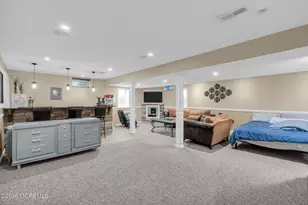 38 Hyer Ct, Aberdeen Township, NJ 07747 - Photo 60