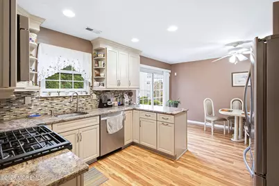 117 Mimosa Lane, Freehold, NJ 07728 - Photo 10