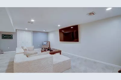 57 State Rte 33 Highway, Manalapan Township, NJ 07726 - Photo 20