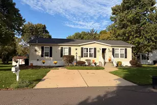5 Tanglewood Dr, Cream Ridge, NJ 08514 - Photo 1