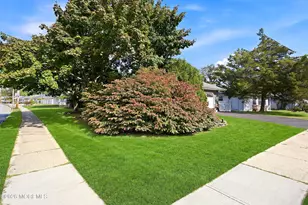 1766 Yorktowne Blvd, Toms River Township, NJ 08753 - Photo 1
