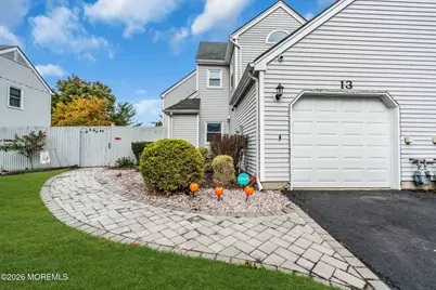 13 Frost Court, Freehold, NJ 07728 - Photo 2