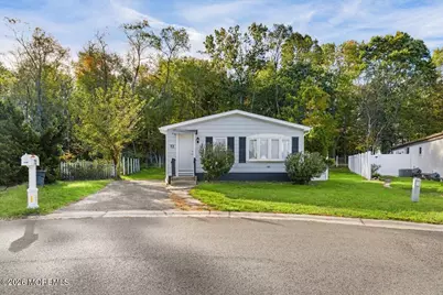 72 Deer Way, Englishtown, NJ 07726 - Photo 2
