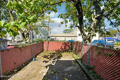 194 Lewis Street, Perth Amboy, NJ 08862 - Photo 34