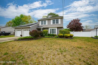 1821 5th Avenue, Toms River Township, NJ 08757 - Photo 1