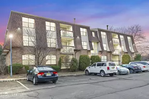 1006 Hidden Village Dr, Perth Amboy, NJ 08862 - Photo 1