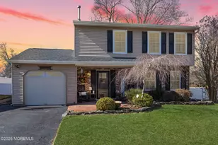 4 Lamp Post Ct, Howell Township, NJ 07731 - Photo 1