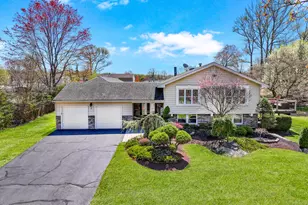 7 Arthurs Ct, Manalapan Township, NJ 07726 - Photo 1