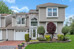 40 Bonnie Dr, Middletown, NJ 07748 - Photo 1