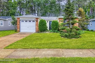 15 Courtshire Dr, Brick, NJ 08723 - Photo 1