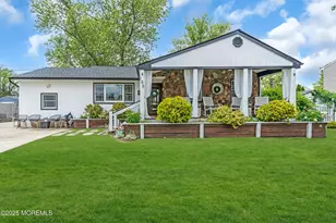 186 Lohsen Ave, Belford, NJ 07718 - Photo 1