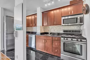 500 Linwood Dr, Fort Lee, NJ 07024 - Photo 1