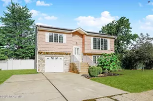 18 Croman Ct, Hazlet Township, NJ 07730 - Photo 1