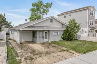 11 W Thames Rd, Little Egg Harbor, NJ 08087 - Photo 1