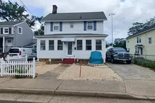 14 Pine St, Keyport, NJ 07735 - Photo 1