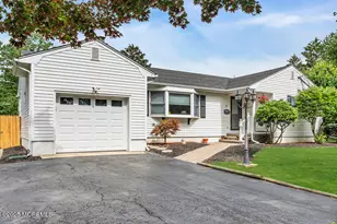 17 Rose St, Lincroft, NJ 07738 - Photo 1