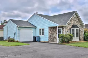 11 Ivy Ridge Close, Howell Township, NJ 07728 - Photo 1