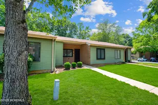222 Medford Ct, Manalapan Township, NJ 07726 - Photo 1