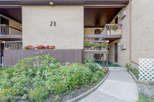 28 Meadow Green Cir, Manalapan Township, NJ 07726 - Photo 1