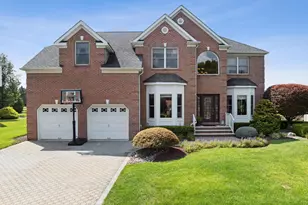 10 Hedgerow Ln, Manalapan Township, NJ 07726 - Photo 1