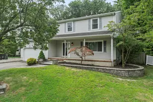 5 Windsor Ct, Hazlet Township, NJ 07730 - Photo 1