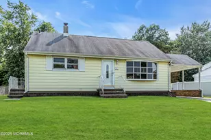 36 Parkview Dr, Hazlet Township, NJ 07730 - Photo 1