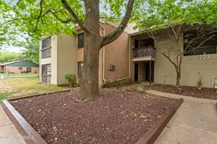 223 Medford Ct, Manalapan Township, NJ 07726 - Photo 1