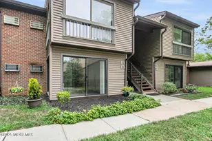 31 Hancock Ct, Red Bank, NJ 07701 - Photo 1